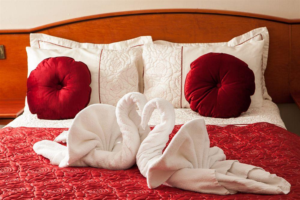 Mercure Burton Upon Trent, Newton Park Extérieur photo