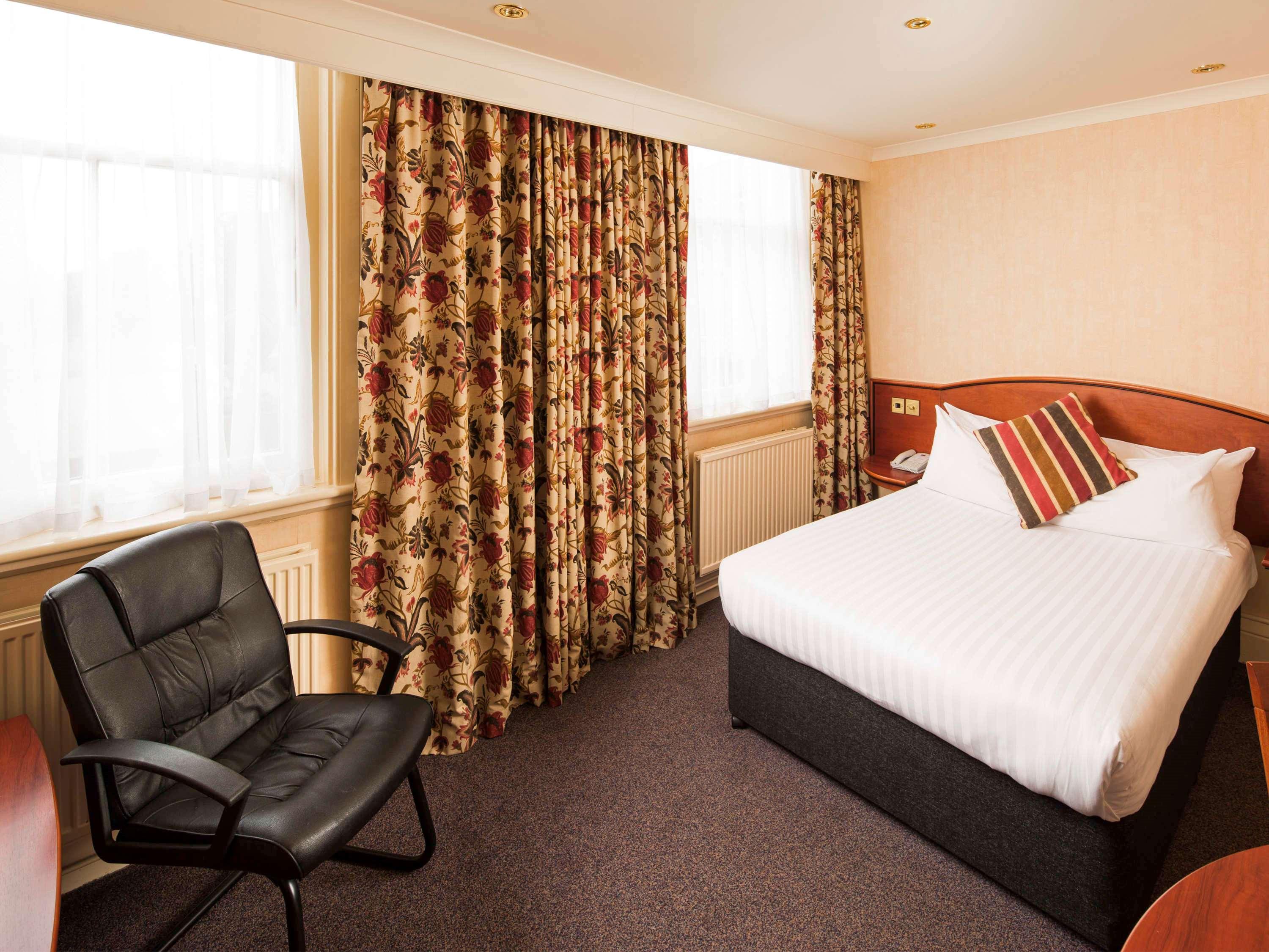 Mercure Burton Upon Trent, Newton Park Extérieur photo
