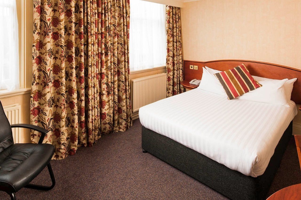Mercure Burton Upon Trent, Newton Park Extérieur photo