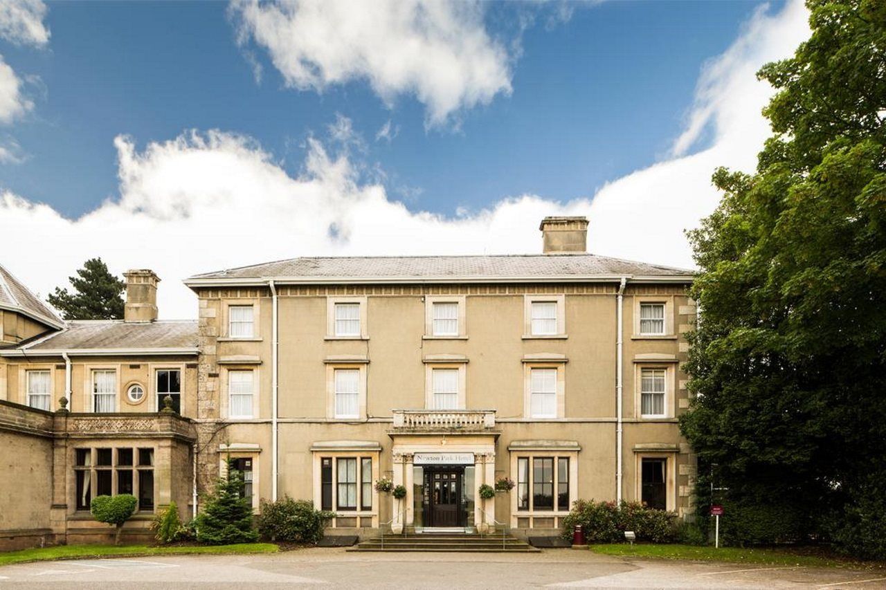 Mercure Burton Upon Trent, Newton Park Extérieur photo